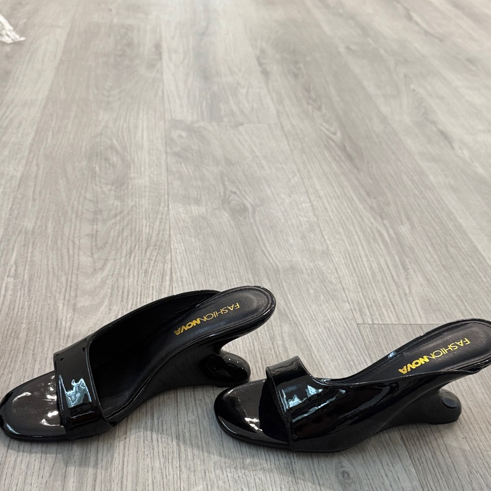 Fashion Nova Glossy Black Mules